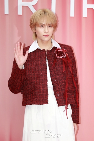 【フォト】山下幸輝「ダンディーに決めポーズ」