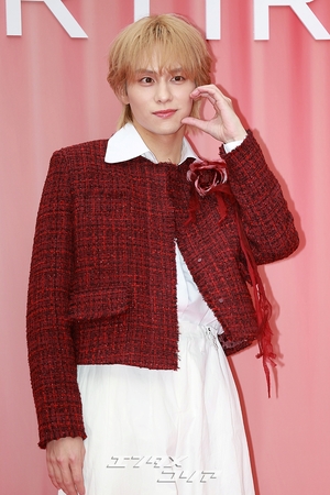 【フォト】山下幸輝「ダンディーに決めポーズ」