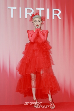 【フォト】山田優「真っ赤なドレスで華やかに」