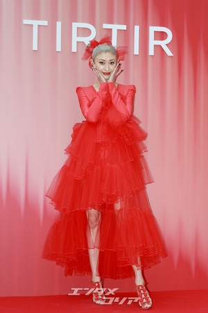 【フォト】山田優「真っ赤なドレスで華やかに」