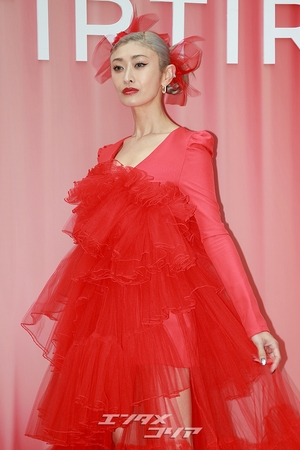 【フォト】山田優「真っ赤なドレスで華やかに」