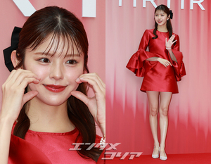 【フォト】鈴木ゆうか「レッドの女神」