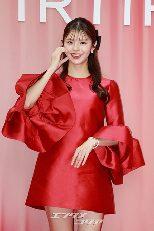 【フォト】鈴木ゆうか「レッドの女神」