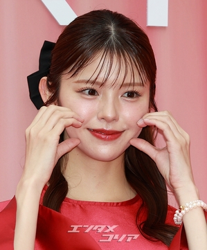 【フォト】鈴木ゆうか「レッドの女神」