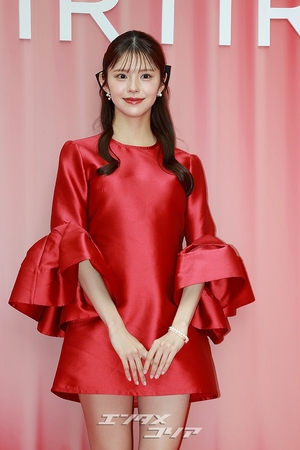 【フォト】鈴木ゆうか「レッドの女神」