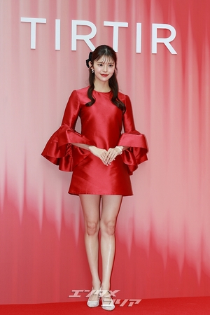 【フォト】鈴木ゆうか「レッドの女神」