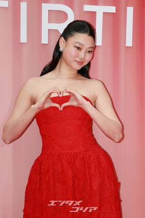 【フォト】パク・ジェニー＆ペ・ユニョン「キッチュVS堂々」それぞれの魅力