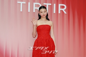 【フォト】パク・ジェニー＆ペ・ユニョン「キッチュVS堂々」それぞれの魅力