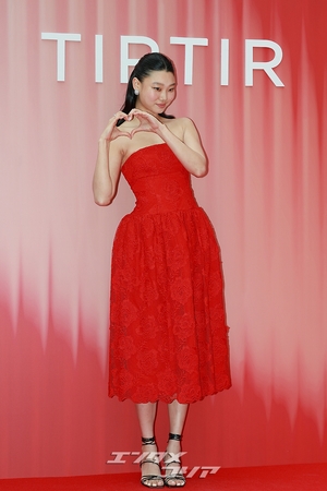 【フォト】パク・ジェニー＆ペ・ユニョン「キッチュVS堂々」それぞれの魅力