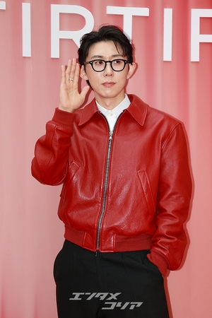 【フォト】Code Kunst「おしゃれにポーズ」