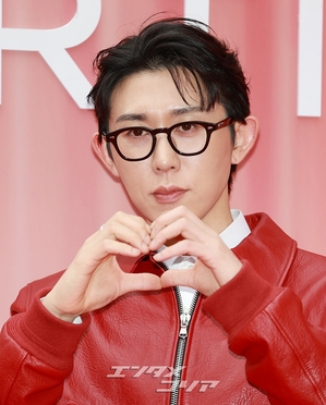 【フォト】Code Kunst「おしゃれにポーズ」