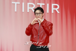 【フォト】Code Kunst「おしゃれにポーズ」