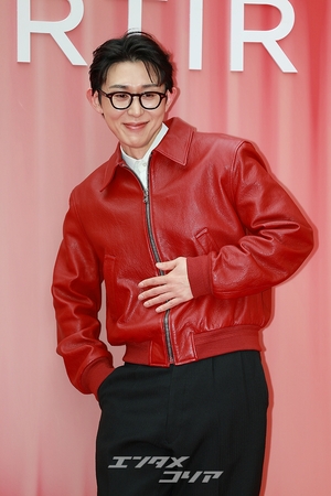 【フォト】Code Kunst「おしゃれにポーズ」