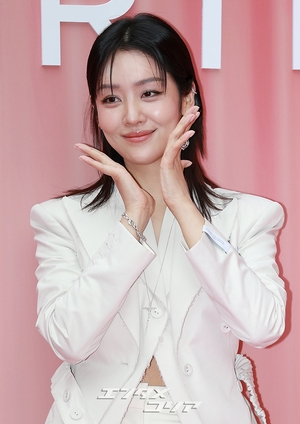 【フォト】チャ・ジュヨン「マニッシュ・コーデでシックに」