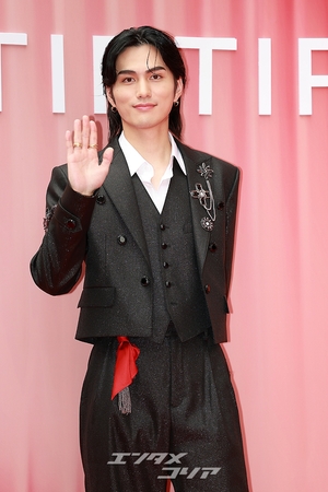 【フォト】「日本のセレブたちがソウル聖水洞に大集合」TIRTIRフォトコール・イベント