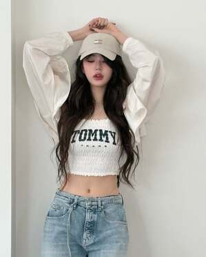 IVEウォニョン「永遠の私のお姫様」ほっそりウエストあらわ