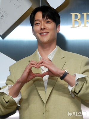 【フォト】チャン・ギヨン、モデル出身らしい堂々とした姿