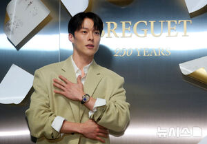 【フォト】チャン・ギヨン、モデル出身らしい堂々とした姿