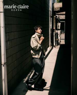 【フォト】シンガーソングライターのイ・ムジン「大人のムード」放つグラビア公開