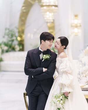 【フォト】チョンドゥン＆ミミ、挙式の写真公開…甘い眼差しの二人