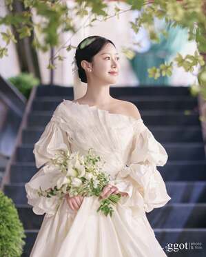 【フォト】チョンドゥン＆ミミ、挙式の写真公開…甘い眼差しの二人
