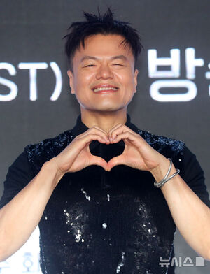 【フォト】『WORLD OF STREET WOMAN FIGHTER』の審査員に就任したJ.Y. Park