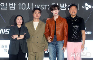 【フォト】ポーズを取る『WORLD OF STREET WOMAN FIGHTER』の出演者たち