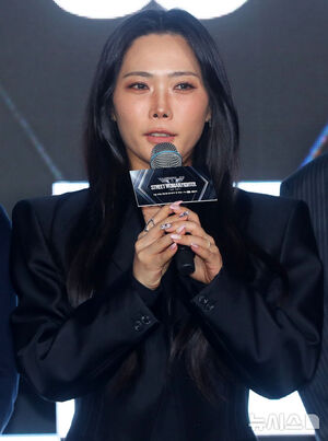 【フォト】ポーズを取る『WORLD OF STREET WOMAN FIGHTER』の出演者たち