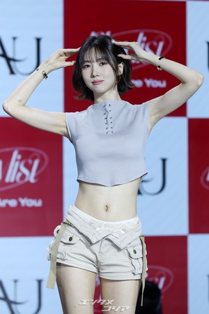 【フォト】UAUユヒョン　ホットパンツ＆ウォーカーブーツでタフに