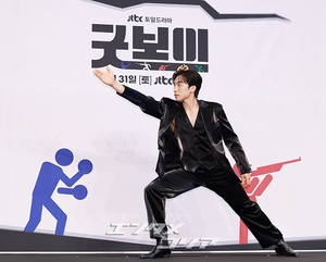 【フォト】フェンシングのメダリスト演じるイ・サンイ