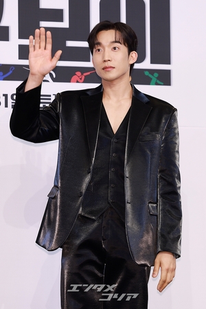 【フォト】フェンシングのメダリスト演じるイ・サンイ