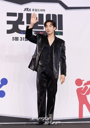 【フォト】フェンシングのメダリスト演じるイ・サンイ