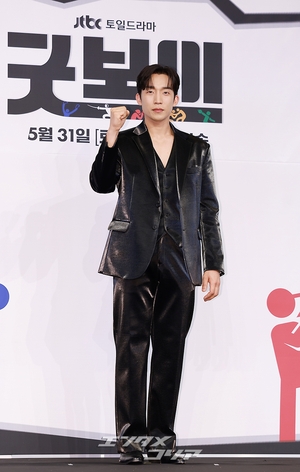 【フォト】フェンシングのメダリスト演じるイ・サンイ