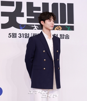 【フォト】ボクシング金メダリストのユン・ドンジュ役演じるパク・ボゴム