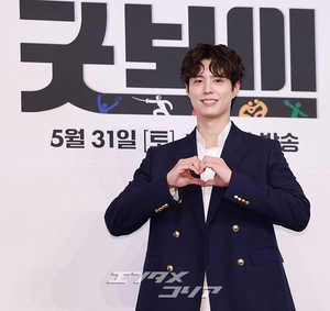 【フォト】ボクシング金メダリストのユン・ドンジュ役演じるパク・ボゴム