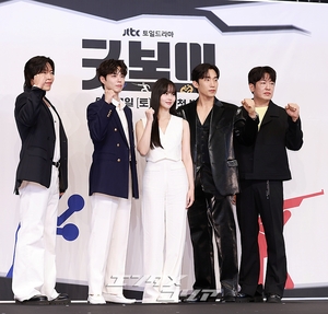 【フォト】パク・ボゴム×キム・ソヒョン×イ・サンイ×オ・ジョンセら、『グッドボーイ』の豪華キャストたち