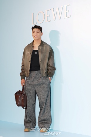 【フォト】サッカー韓国代表・黄喜燦選手　見事なフィジカル