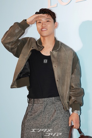 【フォト】サッカー韓国代表・黄喜燦選手　見事なフィジカル