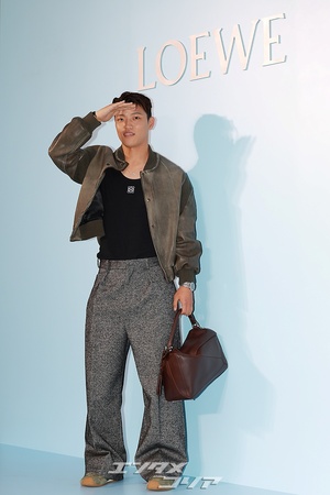 【フォト】サッカー韓国代表・黄喜燦選手　見事なフィジカル