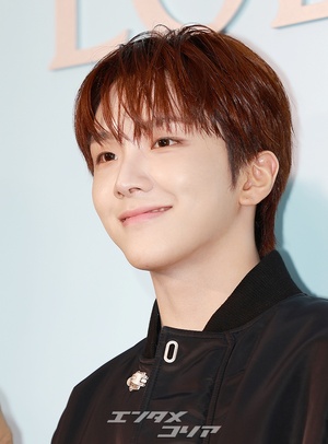 【フォト】BOYNEXTDOORテサン＆ウナク「クロスほっぺハート」