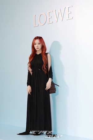 【フォト】aespaジゼル　シックな黒ドレスの女神