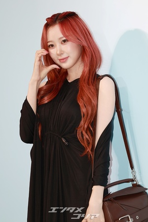 【フォト】aespaジゼル　シックな黒ドレスの女神