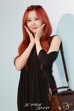 【フォト】aespaジゼル　シックな黒ドレスの女神