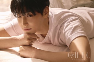 【フォト】パク・ヨンウン「柔らかな笑顔とモデル顔負けのフィジカル」中国ファッション誌登場