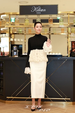 【フォト】チャ・ジュヨン、ブラック＆ホワイトの装いで圧倒的オーラ