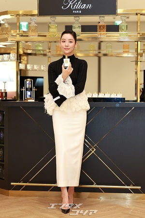 【フォト】チャ・ジュヨン、ブラック＆ホワイトの装いで圧倒的オーラ