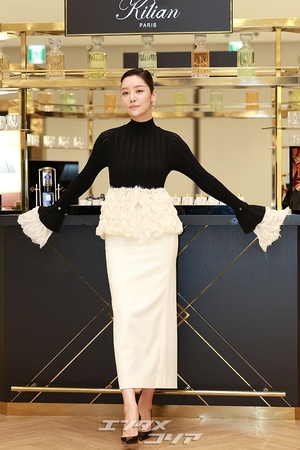 【フォト】チャ・ジュヨン、ブラック＆ホワイトの装いで圧倒的オーラ