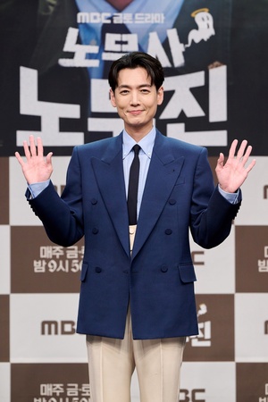 【フォト】まさに専門職専門俳優のチョン・ギョンホ、今度は労務士