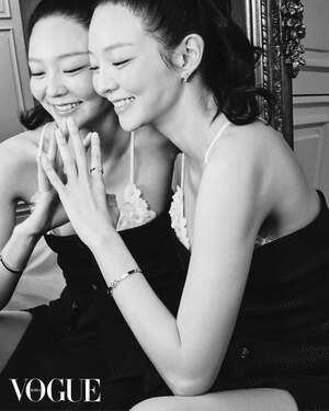 【フォト】雰囲気を圧倒するイ・ソム、魅惑的なスタイル