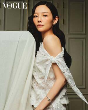 【フォト】雰囲気を圧倒するイ・ソム、魅惑的なスタイル